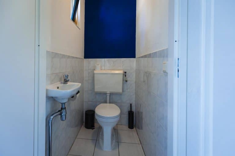 interieur vakantiehuis toilet